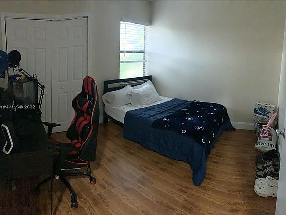 5th image of 10881 NW 7th St #1225