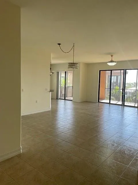 2 bed, 2.0 bath, 1803 sqft, $2,100 — Photo 3