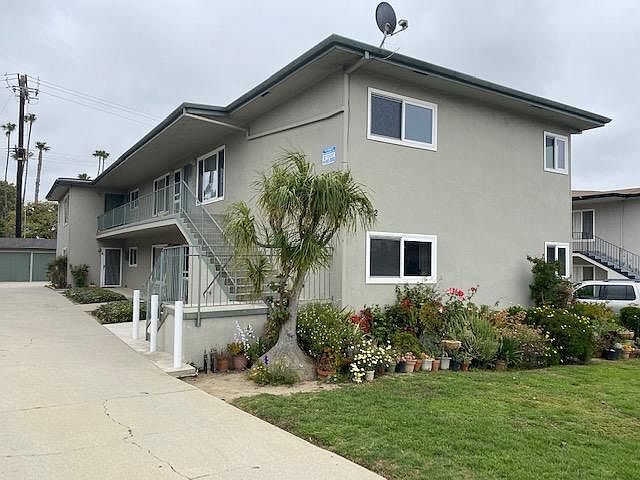 1st image of 8 College Dr #8