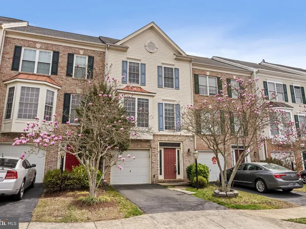 8931 Benchmark Ln, Bristow, VA 20136