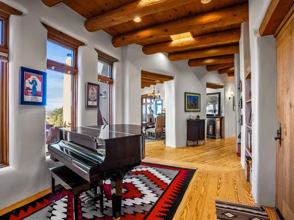 3 Crestview Cir, Santa Fe, NM 87506