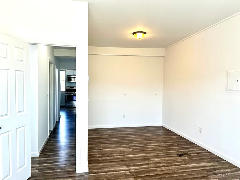 949 W Beech St — Photo 10