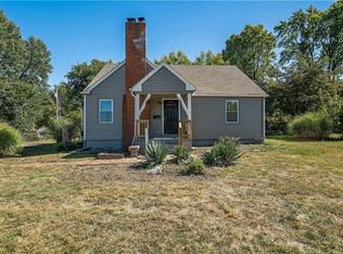 2413 S Woodland Ave, Independence, MO 64052