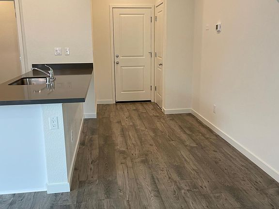 3rd image of 5040 Molino Cir