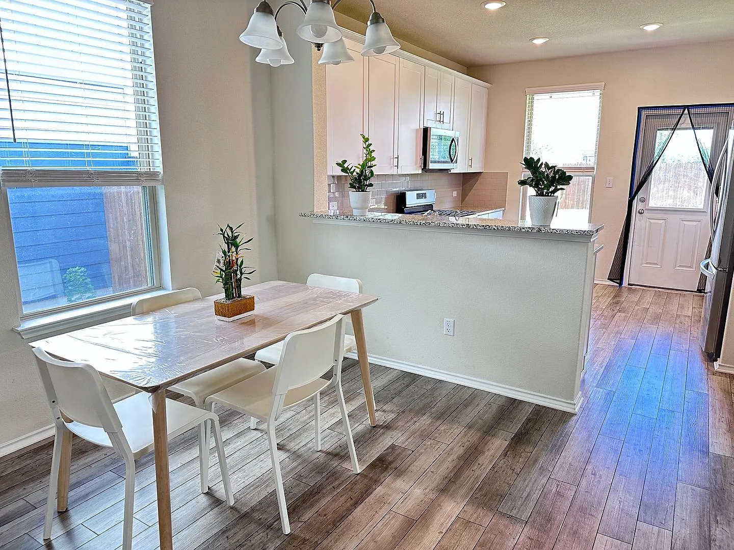 Modern 4-Bedroom Home with Smart Features in Prime Georgetown Location — Photo 3