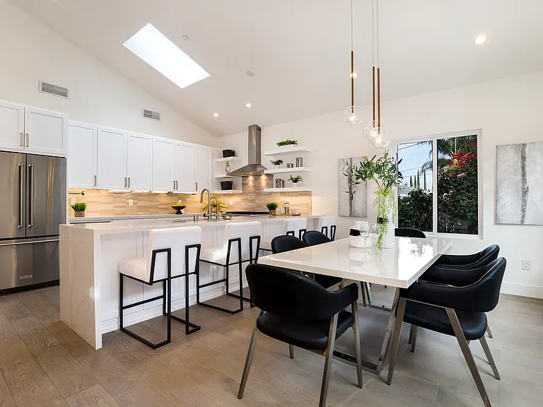 15122 Morrison St — Photo 25