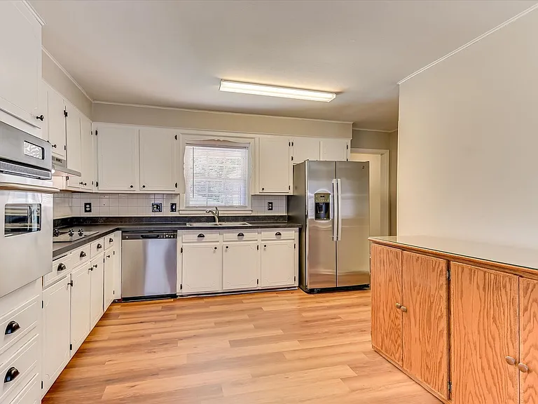 2705 Bolling Rd — Photo 10