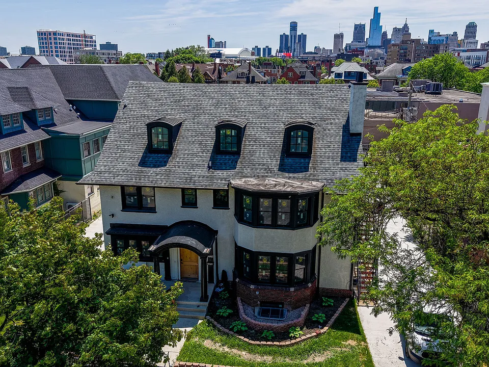 226 Mack Ave