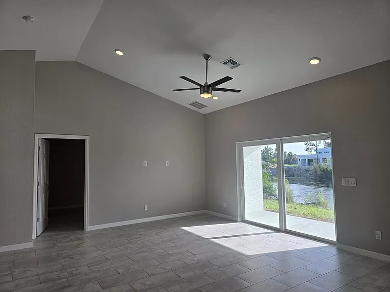 4309 NE 20th Ct — Photo 7