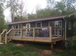 537 Forest Dr, Falling Waters, WV 25419