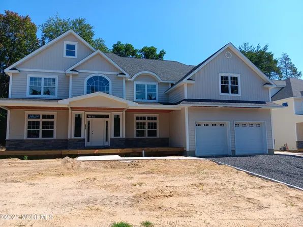 821 Naryshkin Way, Toms River, NJ 08753