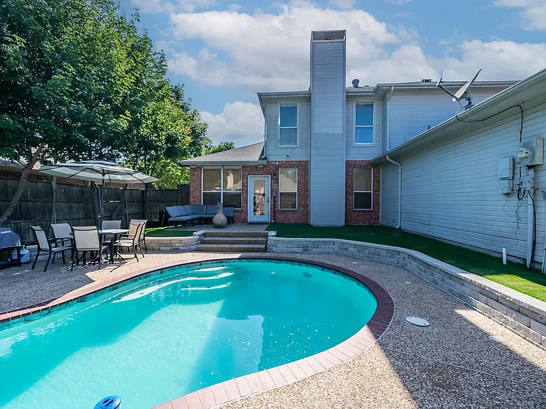 1011 Aylesbury Dr — Photo 7