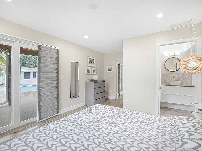 721 N Lakeside Dr — Photo 27
