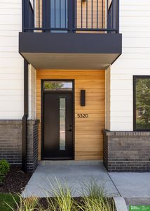 5320 Elmwood Plz, Omaha, NE, 68106
