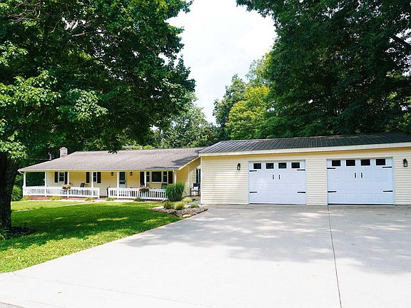 3rd image of 4450 N Wesley Ln
