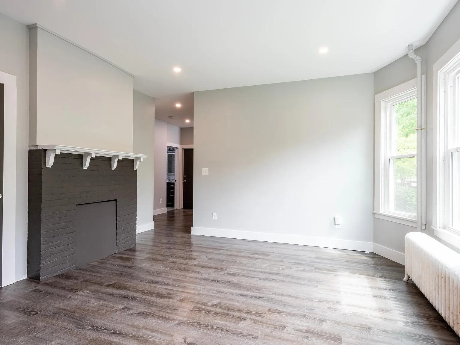 8 bed, 2772 sqft, $4,400 — Photo 2