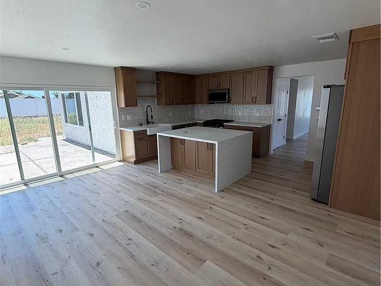 17242 Chicago Ave — Photo 9