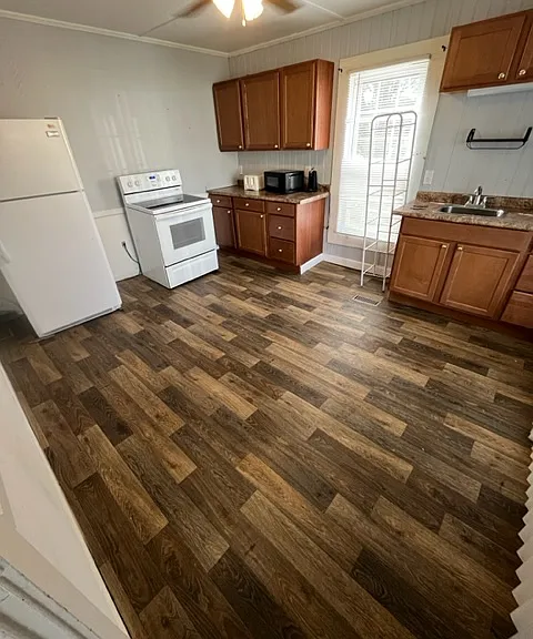 208 Harmon Rd #3 — Photo 4