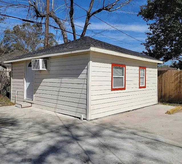 8041 Howard Dr #2 — Photo 6