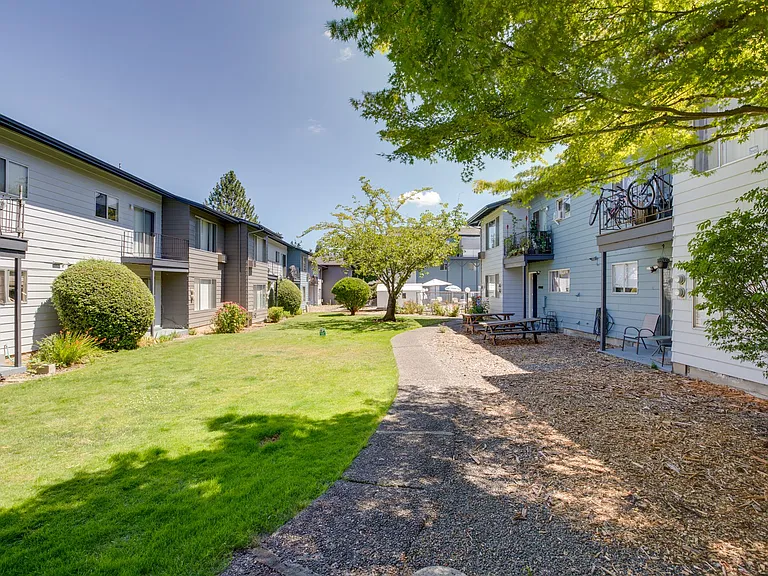 The Grove at Highland — Photo 17