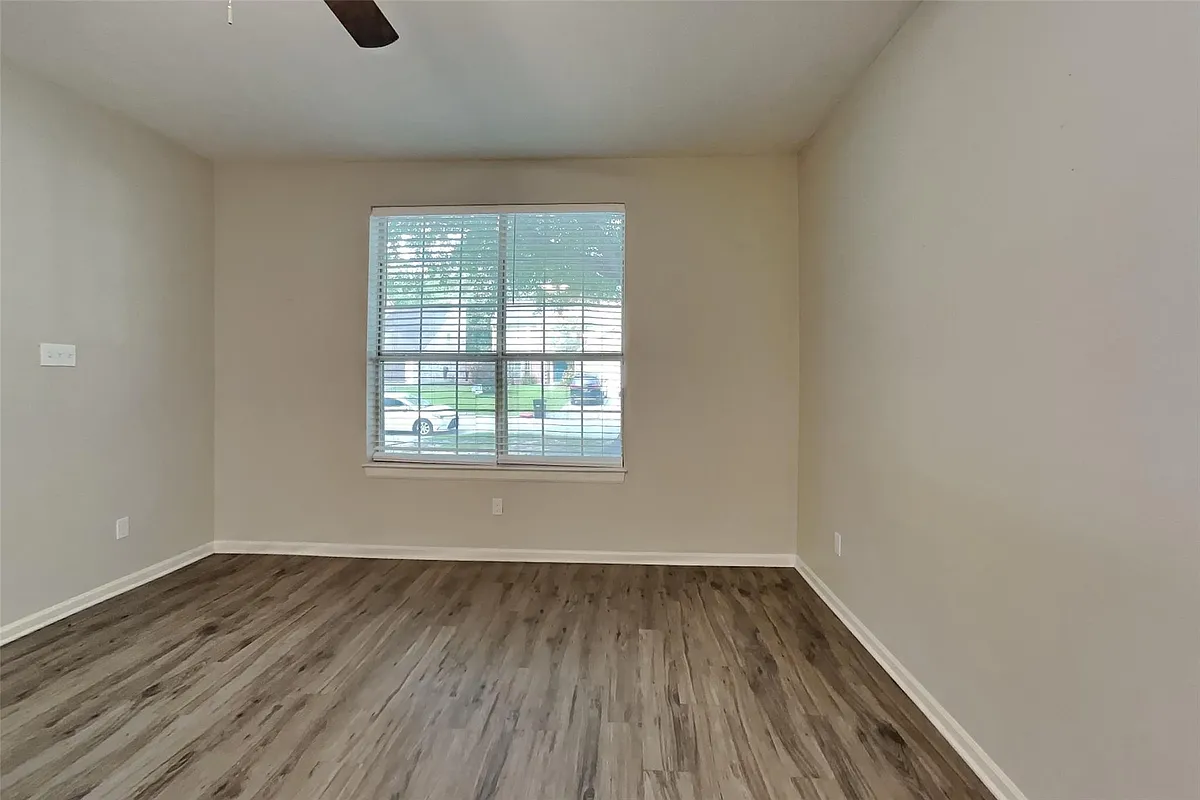 Building Photo - 4906 Echo Falls Dr