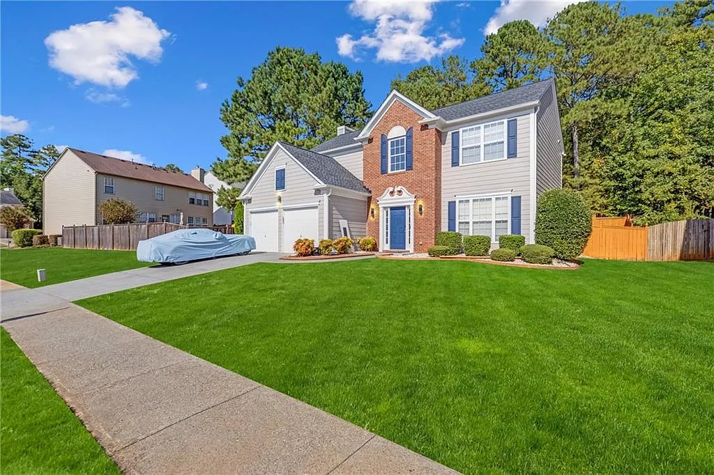 4 bed, 2.5 bath, 2160 sqft, $2,400 — Photo 1