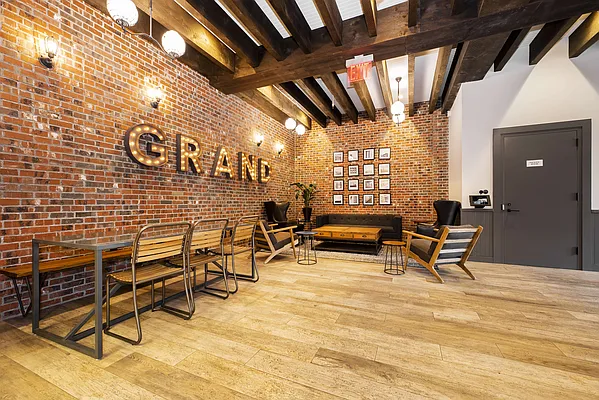 Rented by Bold Marketing | media 21