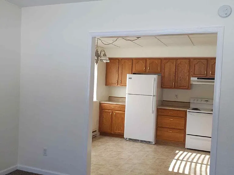 205 W 2nd St #2 — Photo 2