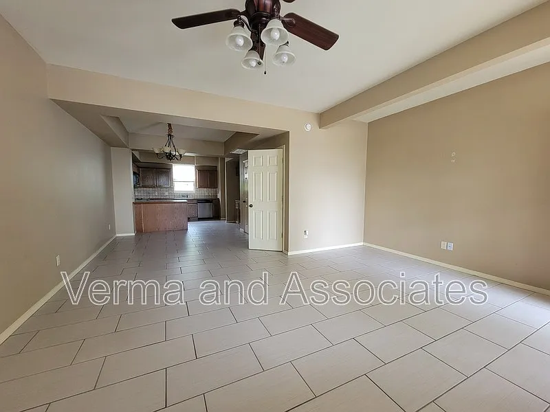 2 bed, 2.5 bath, 1200 sqft, $1,195 — Photo 4