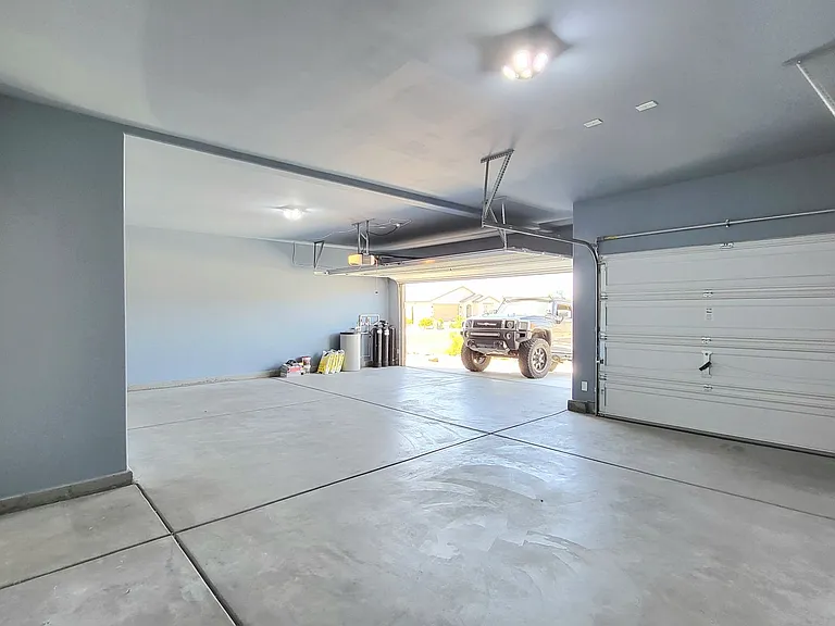 3807 E Summit Ave — Photo 57