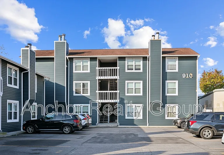 910 Mediterranean Ave #201 — Photo 1