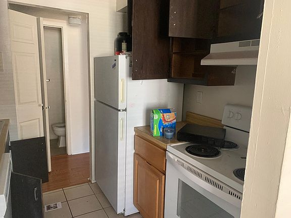 5th image of 705 South St APT B