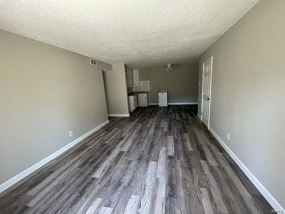 2nd image of 5759 Westphalia Ln APT A