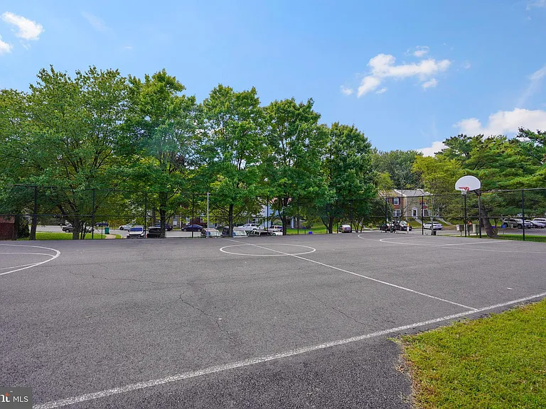 6351 Rockshire St — Photo 35