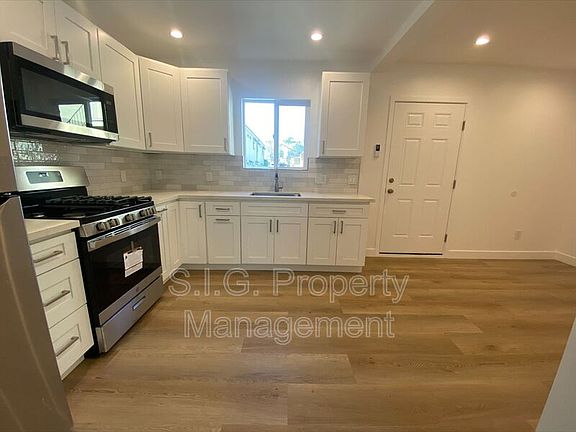 2nd image of 354 E Providencia Ave #101