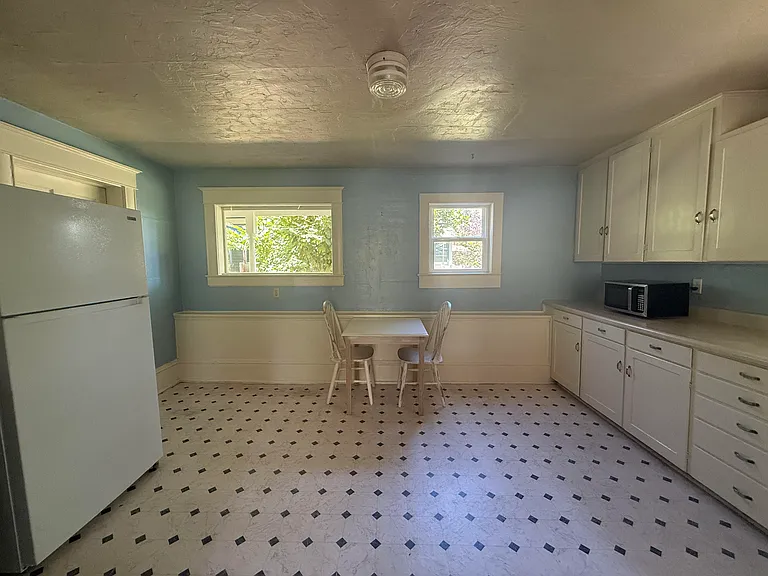 192 Van Ness Ave #4 — Photo 7