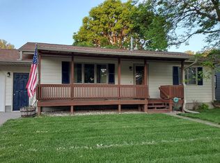 944 N 14th Ave, Broken Bow, NE 68822