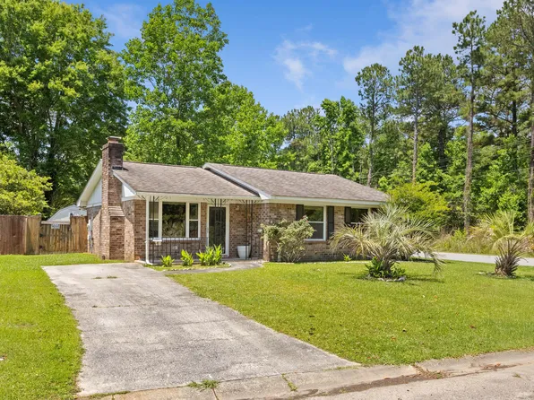 61 Tanbark Ct, Goose Creek, SC 29445