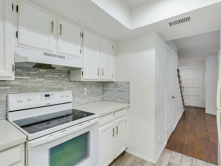 1440 W La Jolla Dr — Photo 8
