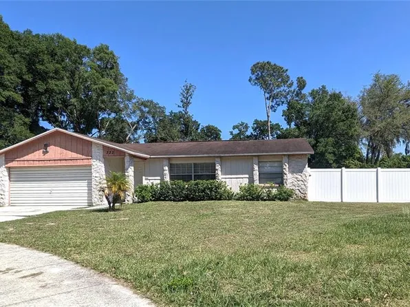 323 Black Oak Ct, Seffner, FL 33584