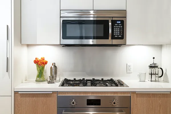 Rented by Greystar | media 4