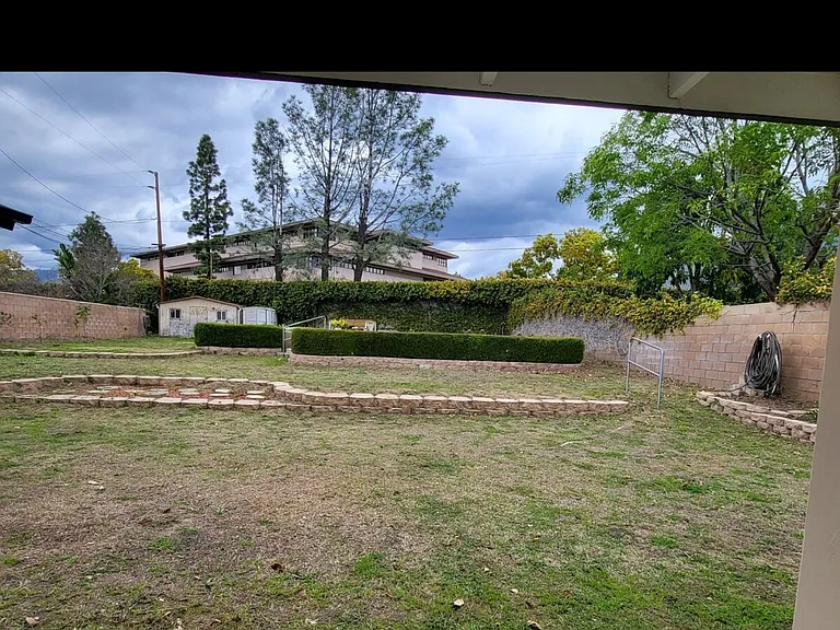 27864 Stratford St — Photo 12