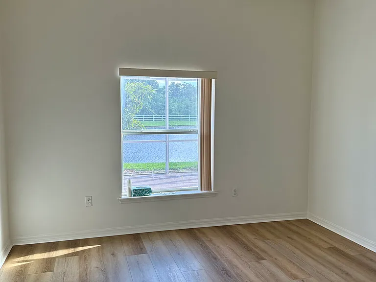 1819 Creekwater Blvd — Photo 6