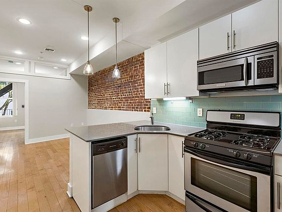 3rd image of 322 Grand St APT 3R