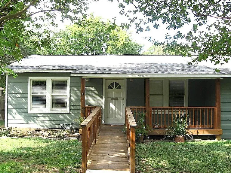 1411 Ruth Ave — Photo 1