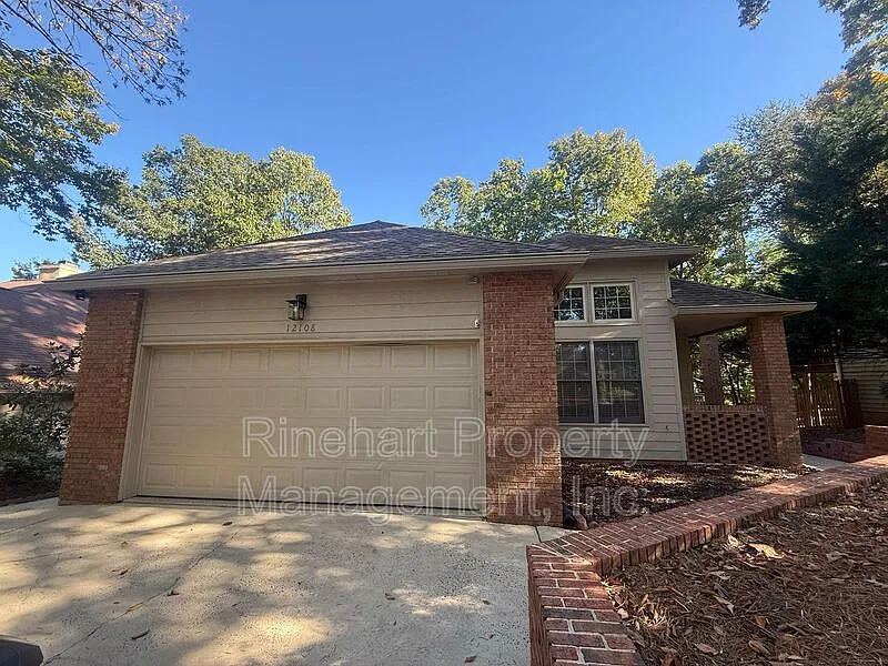 12108 Baywoods Dr