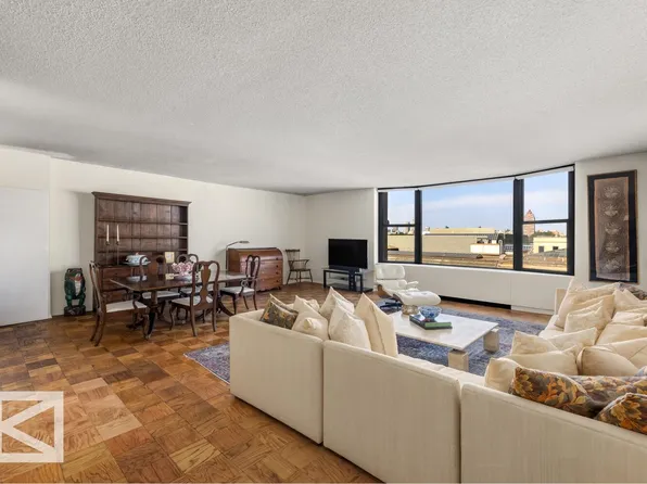 1001 Fifth Avenue image 6 of 13