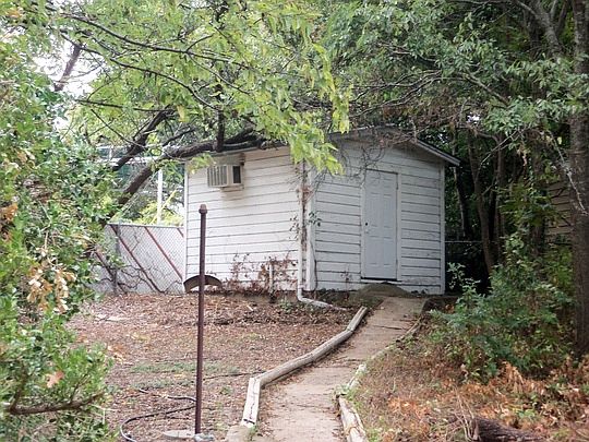2nd image of 1010 Falcon Dr