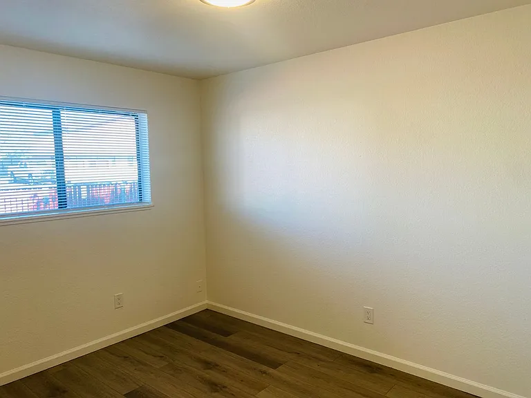 433 Timothy Way — Photo 4