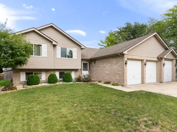 130 N Vincent Dr, Bolingbrook, IL 60490
